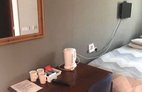 Guildford Hotel | Holroyd Arms