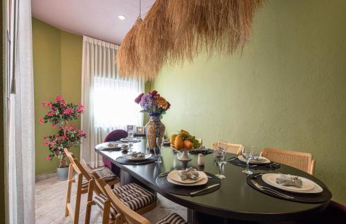 Zona Centro Villa | HOLT Art Deco Retreat in Vibrant 3 Bedroom Villa