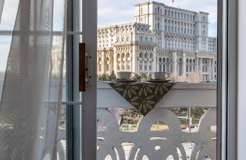 Bucharest City-Centre Apartment | Holt - Bagheera and Mowgli