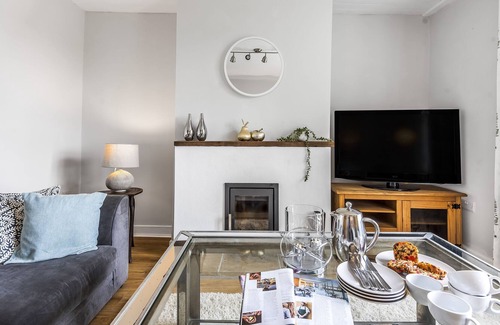 Cattistock House | Holway Cottage -Former farm cottage full of charm with stylish furnishings