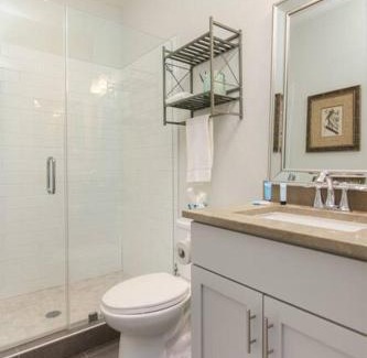 Mount Pleasant House | Holy City Charm - Mins to Dtwn - Beach Shem Creek