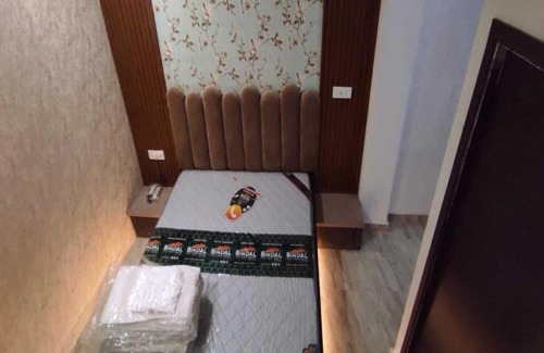 Varanasi Nagar Nigam Hotel | Holy Land
