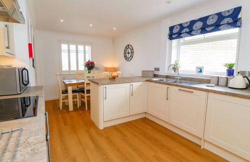 Holywell Cottage | HOLYWELL BAY VIEW, pet friendly, with a garden in Holywell Bay