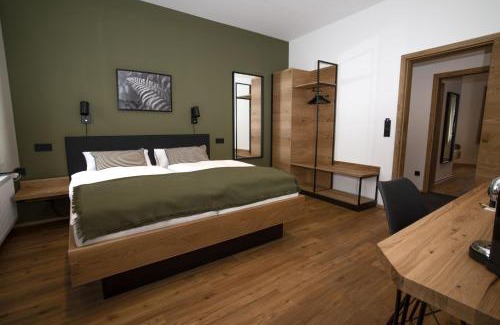 Wiesau Hotel | Holzfellas Home