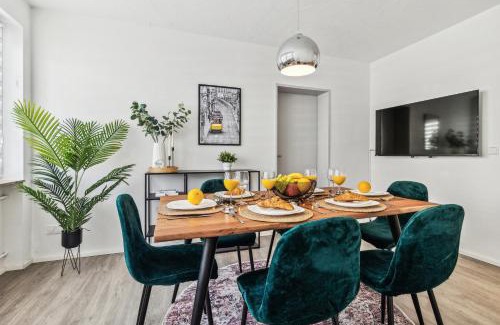 Homburg Apartment | Homburg Apartment - Kliniknähe - 3-Bedroom - Self Check-in - Parkplatz - WiFi
