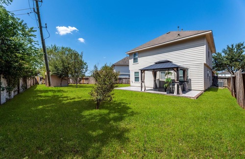 Central Southwest House | Home 20 minutes from downtown with a serene private back yard