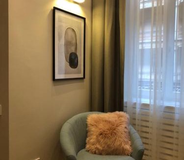 Vizivaros Apartment | Home at the Castle