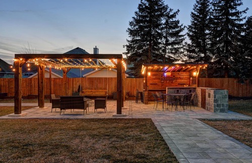 Niagara-on-the-Lake House | Home away from home, in the picturesque Niagara on the lake.