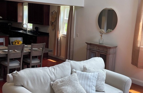Orange House | Home Away Fr Home Near NWK Penn/Prudential CTR/NYC