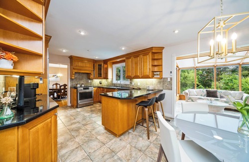 Richmond Hill House | Home away from Home in the center of Richmond Hill