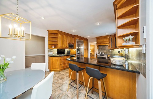 Richmond Hill House | Home away from Home in the center of Richmond Hill