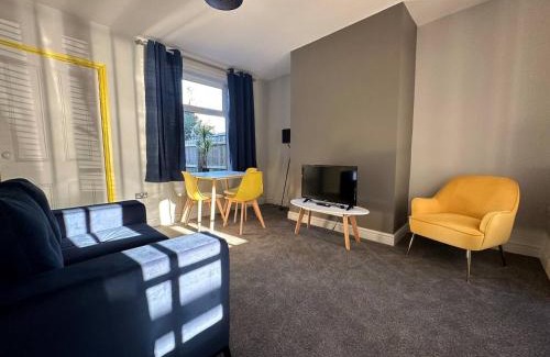 Newark House | Home Away From Home - Perfect For Contractors
