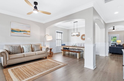 Emerald Waters Village House | Home Away From Home, Private Beach Access, Golf Cart included