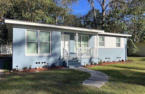 Riverview House | Home Away from Home! 18 min. from Jax Airport and 14 min. from Everbank Stadium