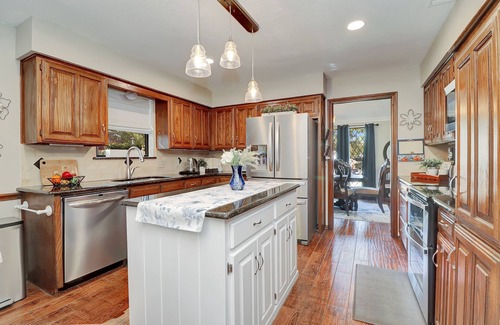Southwest Arlington House | Home away from Home, 2 master suites, pool, Family Friendly
