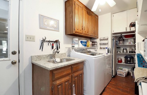Southwest Arlington House | Home away from Home, 2 master suites, pool, Family Friendly