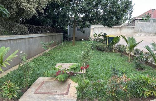 Nsasa Apartment | Home away from home 3-bedroom apartment in Kampala