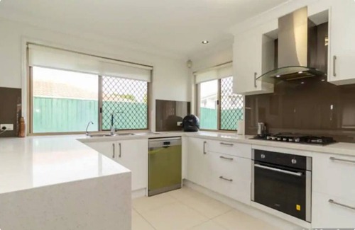 Calamvale House | Home away from Home