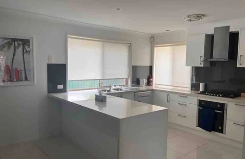 Calamvale House | Home away from Home