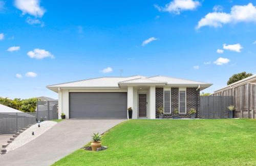 Kawungan House | Home Away From Home Brand New Central