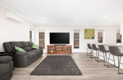 Kawungan House | Home Away From Home Brand New Central