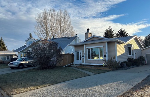 Southeast Edmonton House | Home away from home