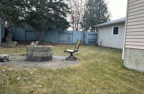 Southeast Edmonton House | Home away from home