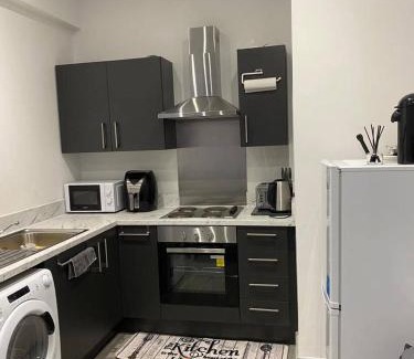 Brierley Hill Apartment | Home Away From Home1