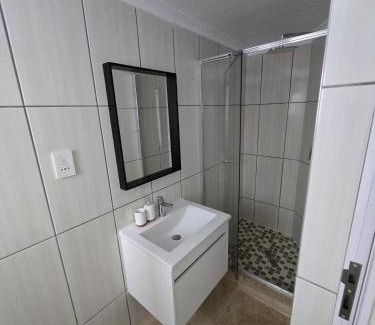 Bloubergstrand House | Home away from Home GuestHouse