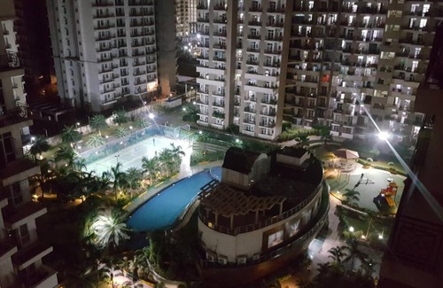 Noida Apartment | Home away from home !!