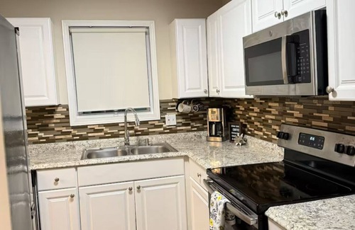 Church Street House | Home Away From Home…Just 8 Min From the Airport!