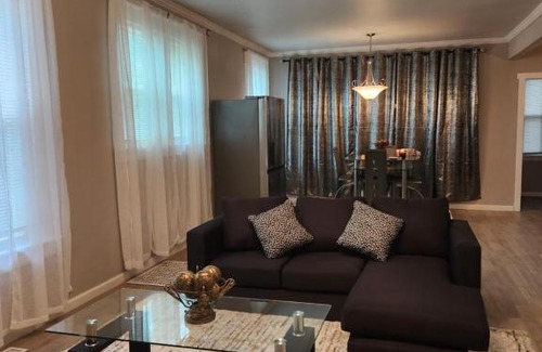 Peoria House | Home Away From Home Near OSF/ Several Hospitals