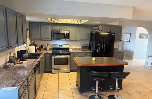 Highland Hills House | Home away from home S