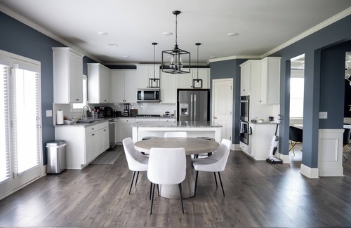 Cliftondale House | Home away from home that's 15 minutes from airport and 25 minutes from Midtown