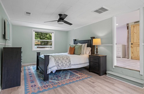 East Ridge House | Home Away from Home: Luxe Mid-Term Rental in Chatt