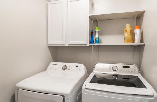 Twin Falls House | Home Away From Home