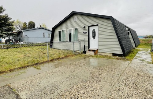 Jackpot House | Home away from home with gambling down the road