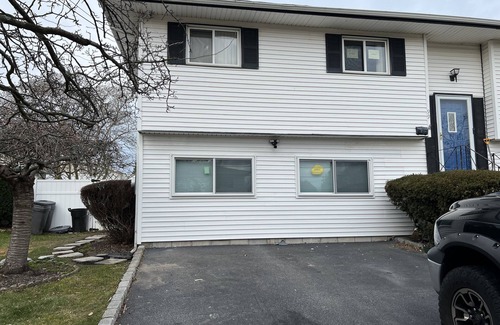 Brentwood Apartment | Home away your home where you deserve to have a good rest