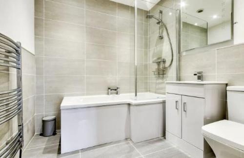 Marchmont Apartment | Home by The Meadows, close to City Centre