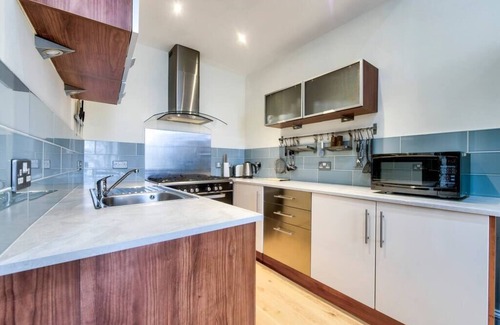 Marchmont Apartment | Home by The Meadows, close to City Centre