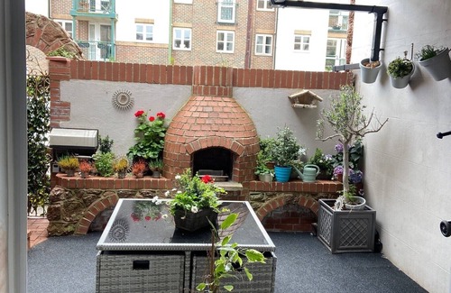 Paignton Apartment | Home by the Sea Quirky Three Bedroom Family House