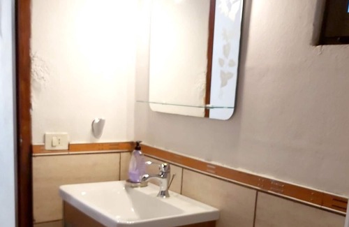 Valle de Guerra House | Homerez - House 10 km away from the beach for 2 ppl. with shared pool and garden