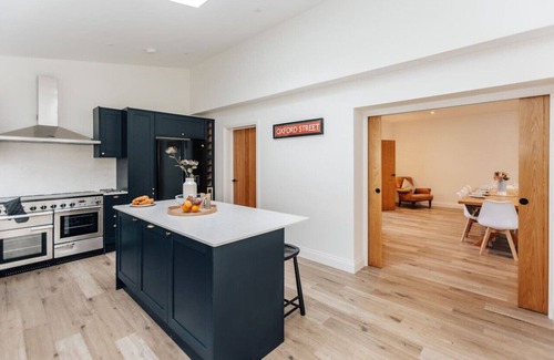 Cuddesdon House | Home farm barn - Pet friendly close to Oxford