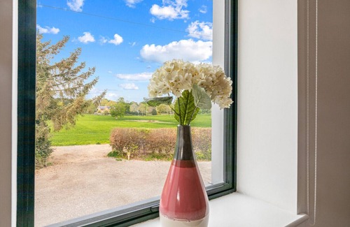 Cuddesdon House | Home farm barn - Pet friendly close to Oxford