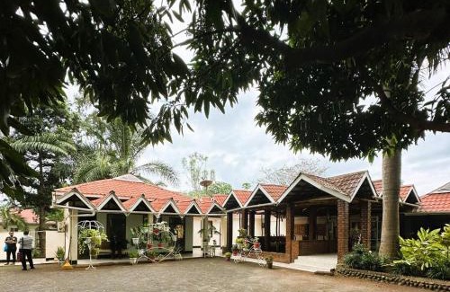 Moshi Cabin | Home Feeling Neneu Lodge