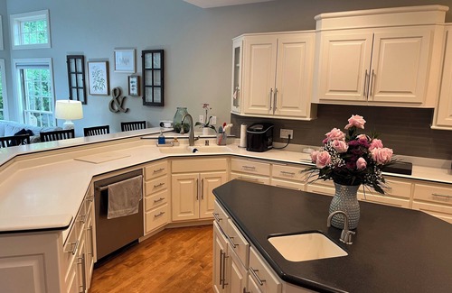 Neenah House | Home for EAA Week! Pool, HotTub and Much More to Relax before or after Airshow!