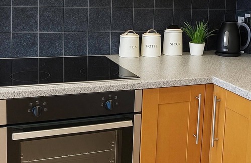 Sittingbourne House | Home for Family, Contractors & Tourists!