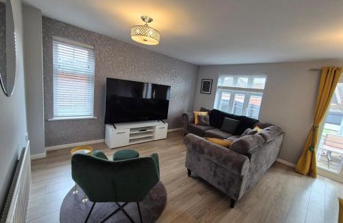 Burslem House | Home from home - ample parking