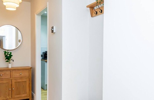Purley Apartment | Home from Home in Croydon, London - Great transport links!