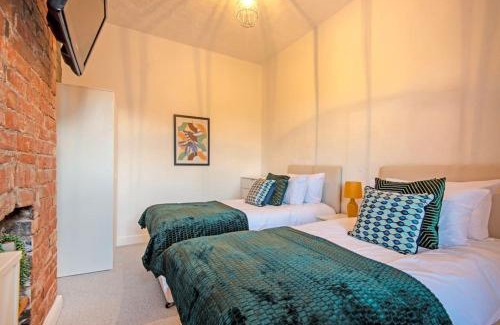 Crewe House | Home from Home in South Cheshire